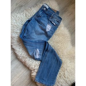 Hollister Ripped Jeans • Size 5s🌊